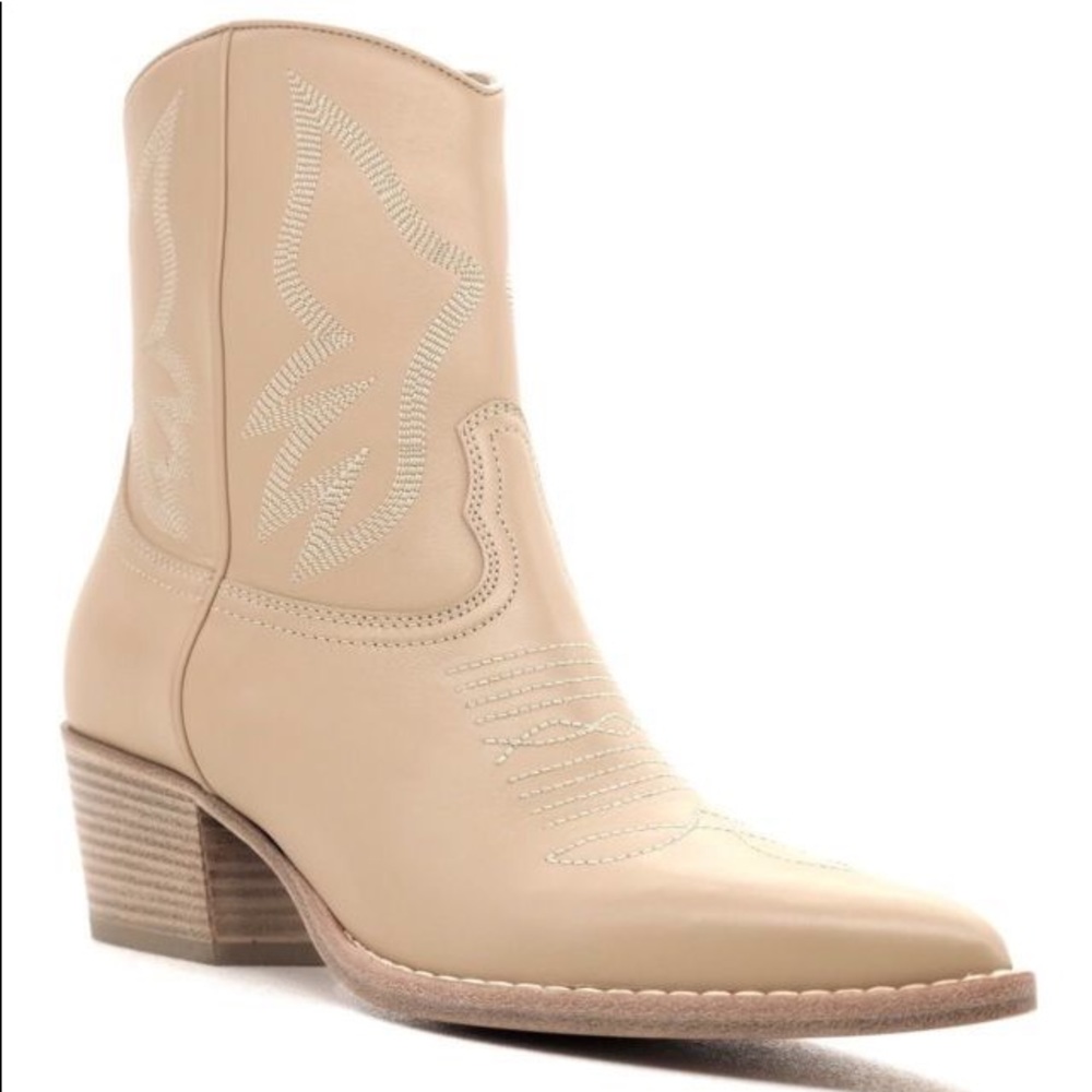 Sold 💕Valentino 💕cowboy ankle booties